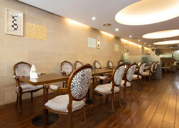 Vision Hotel 2*